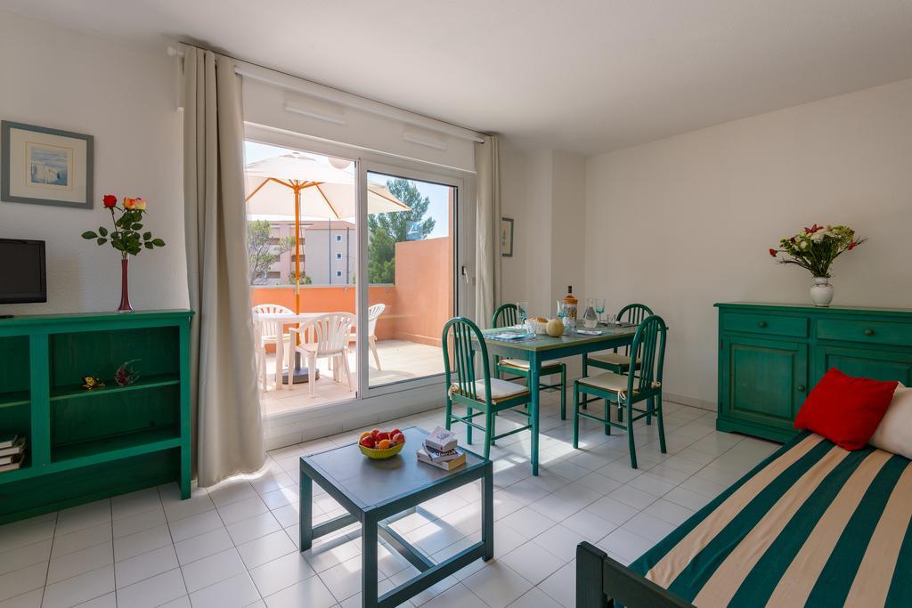 Lagrange Vacances Le Domaine Des Grands Pins Saint-Raphaël Kamer foto